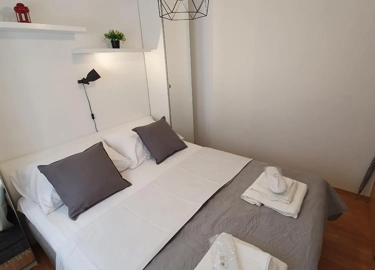Apartments With A Parking Space Vir - 23041 Croatia